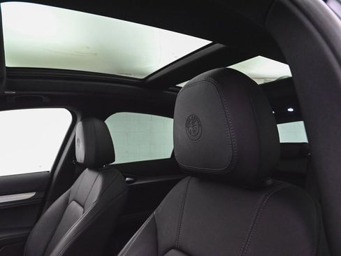Used 2024 Alfa Romeo Stelvio Ti image 33