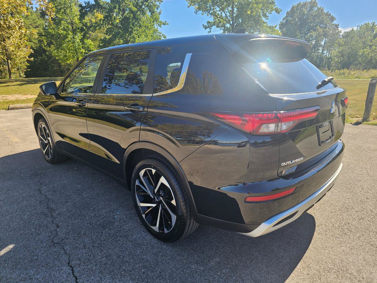 Used 2022 Mitsubishi Outlander SE AWD/4WD image 7