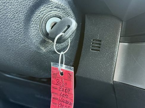 Used 2019 Toyota Tacoma SR5 RWD image 33