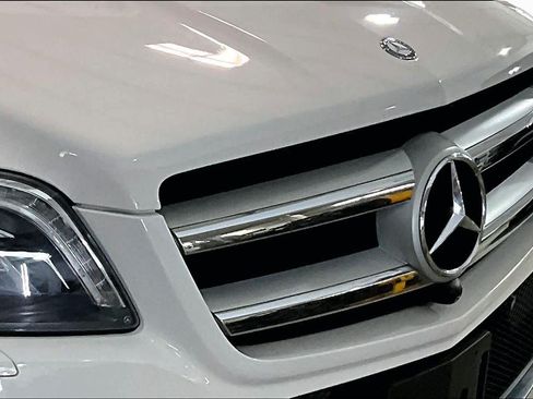 Used 2016 Mercedes-Benz GL 550 4MATIC image 32