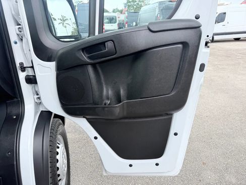 Used 2025 RAM ProMaster 2500 w/ Convenience Group FWD image 16