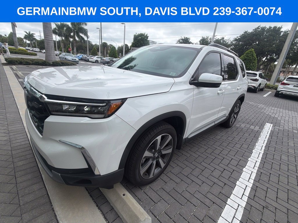 Used 2025 Honda Pilot Touring image 1