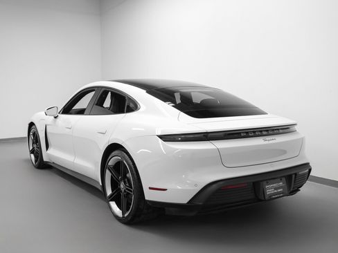 Certified 2022 Porsche Taycan image 3