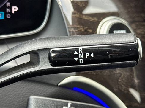 Used 2025 Mercedes-Benz GLC 300 4MATIC image 33