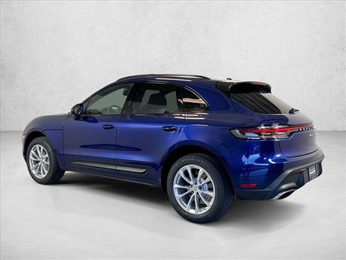 Certified 2026 Porsche Macan AWD/4WD image 3
