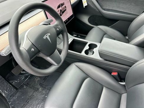 Used 2023 Tesla Model Y Long Range AWD/4WD image 11