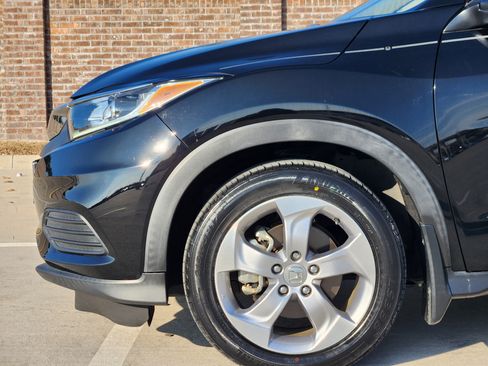 Used 2020 Honda HR-V LX image 10