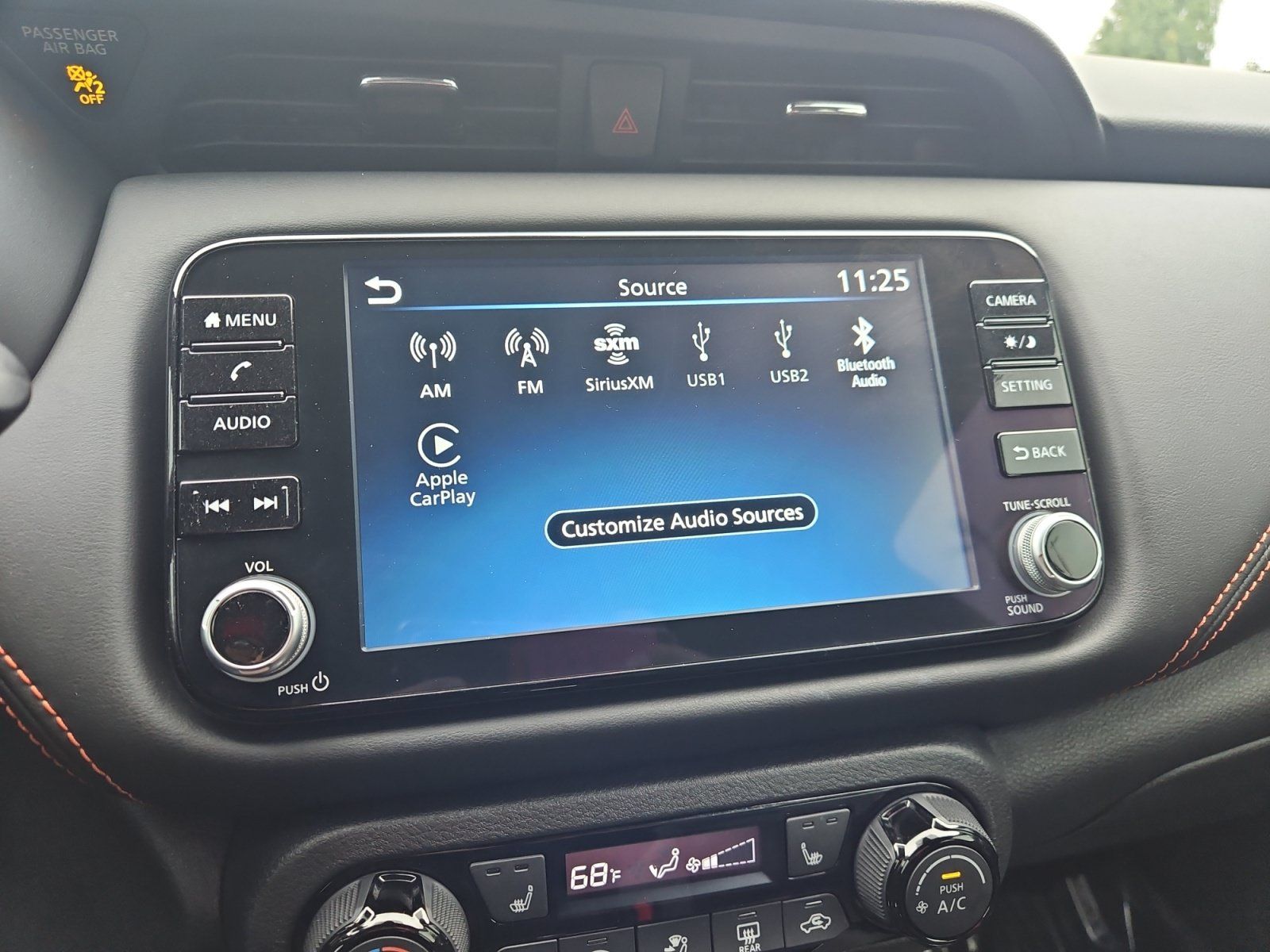 Used 2023 Nissan Kicks SR w/ SR Premium Package FWD image 19