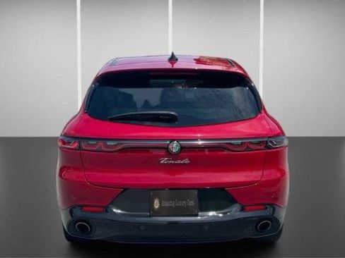 Used 2024 Alfa Romeo Tonale Veloce w/ Premium Interior Package AWD/4WD image 8