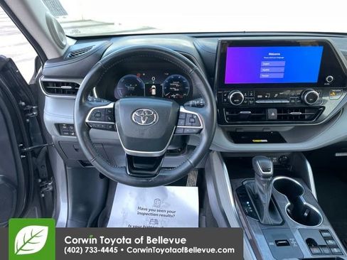 Used 2023 Toyota Highlander Limited image 13