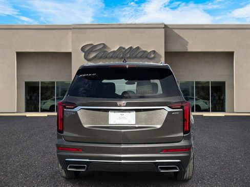 Used 2020 Cadillac XT6 Premium Luxury image 4