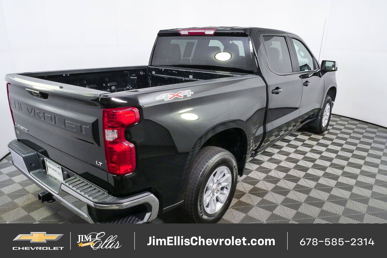 Certified 2025 Chevrolet Silverado 1500 LT AWD/4WD image 3