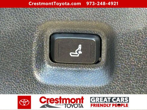 Certified 2025 Toyota Tacoma SR5 AWD/4WD image 14