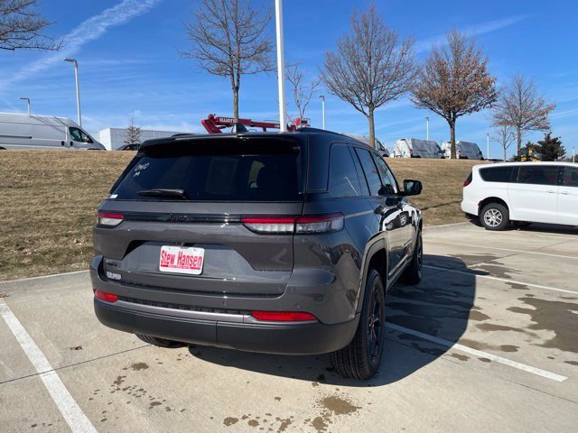 New 2026 Jeep Grand Cherokee Altitude AWD/4WD image 6