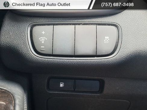 Used 2017 Kia Sorento FWD image 9
