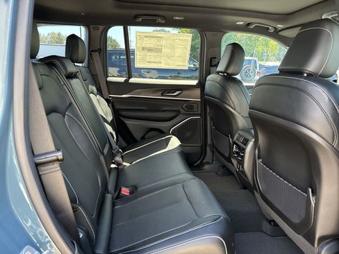 New 2026 Jeep Grand Cherokee Limited AWD/4WD image 6