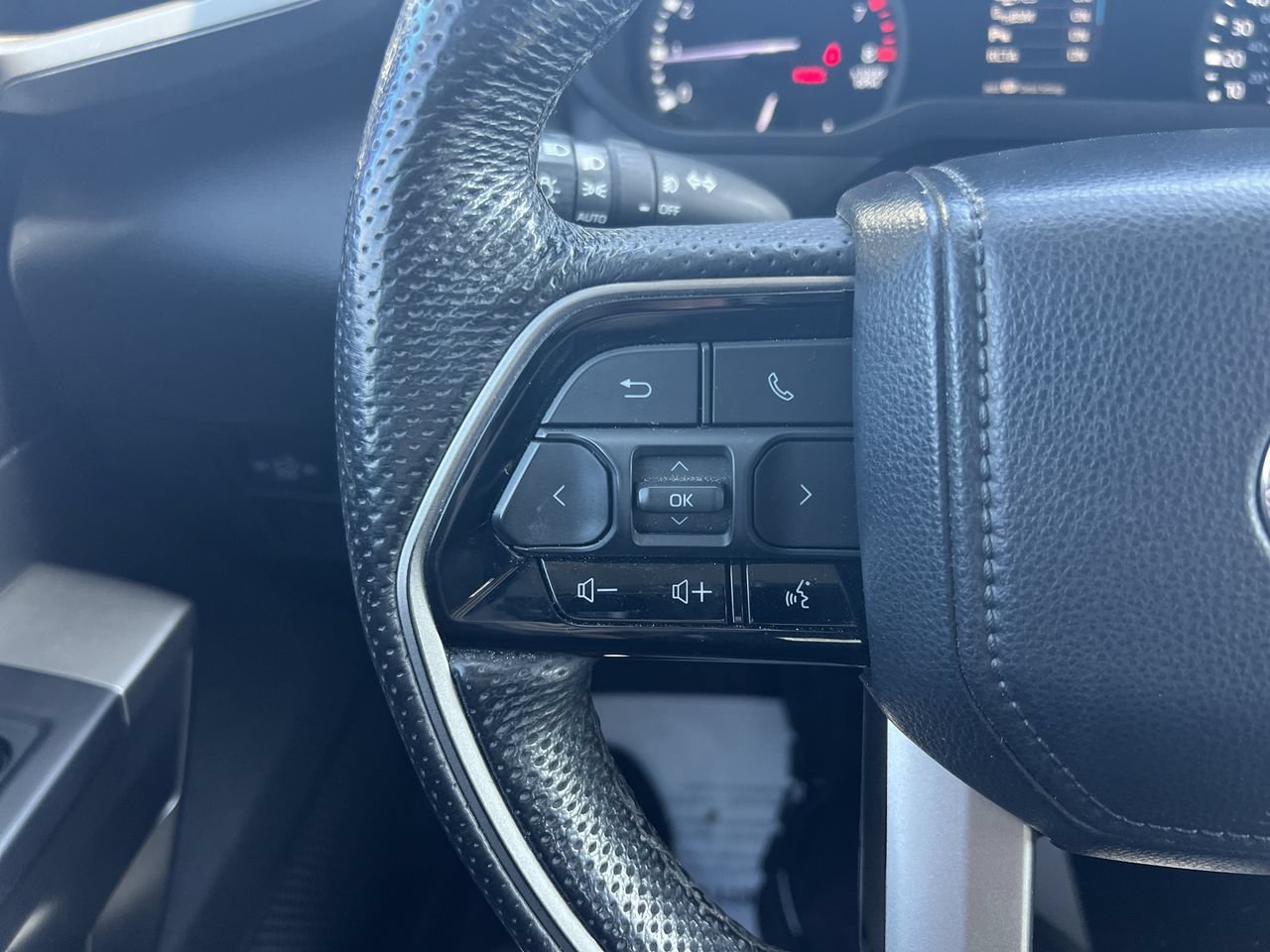 Used 2024 Toyota Tundra SR5 w/ SR5 Premium Package AWD/4WD image 19