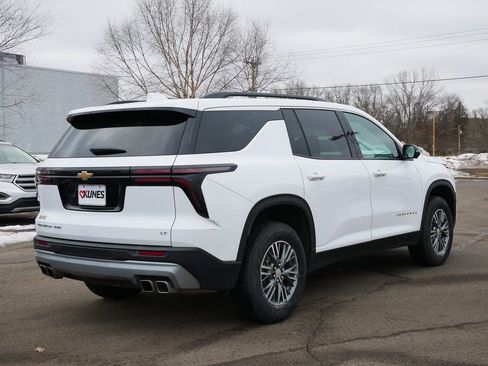 Used 2024 Chevrolet Traverse LT AWD/4WD image 10