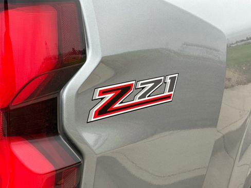 Used 2025 Chevrolet Colorado Z71 w/ Technology Package image 34