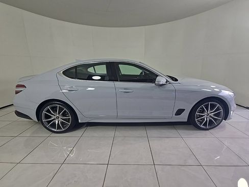 Used 2023 Genesis G70 2.0T RWD image 4