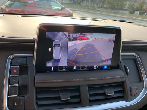 Used 2021 GMC Yukon XL SLT w/ SLT Premium Package image 18