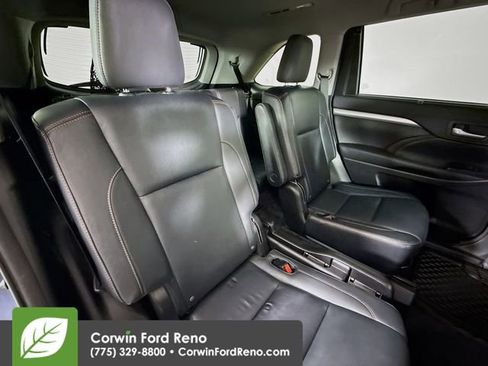 Used 2014 Toyota Highlander XLE image 28
