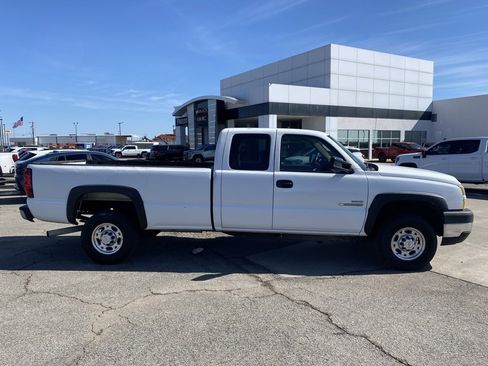 Used 2007 Chevrolet Silverado 2500 W/T w/ Heavy-Duty Power Package image 6
