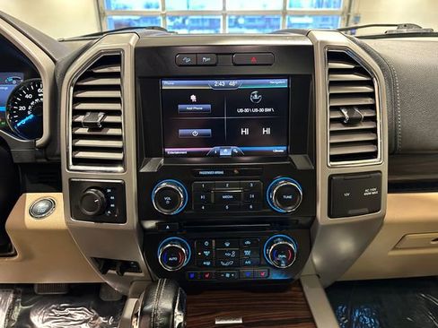 Used 2015 Ford F150 Lariat image 13