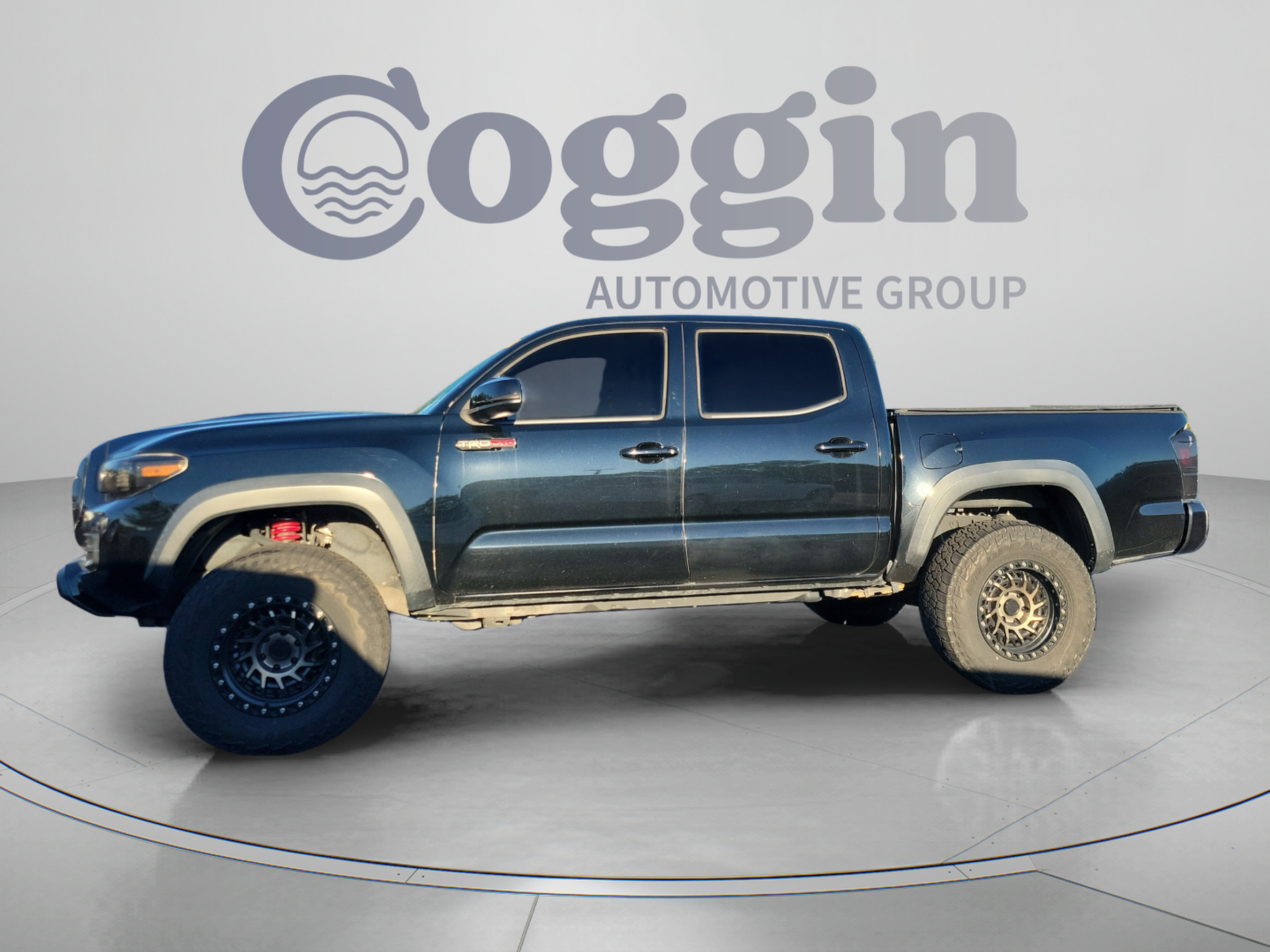 Used 2019 Toyota Tacoma TRD Pro AWD/4WD image 3