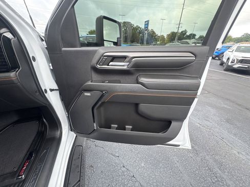 Used 2024 GMC Sierra 2500 AT4 w/ AT4 Premium Plus Package AWD/4WD image 22