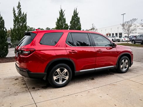 Certified 2025 Honda Pilot EX-L image 11