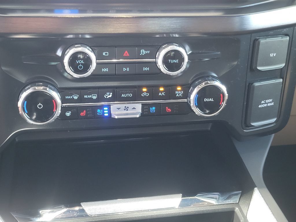 Used 2025 Ford F350 Lariat w/ Chrome Package AWD/4WD image 24