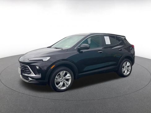 Used 2025 Buick Encore GX Preferred AWD/4WD image 8