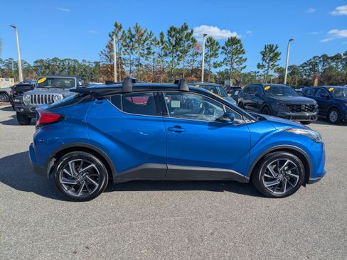 Used 2021 Toyota C-HR Limited image 3