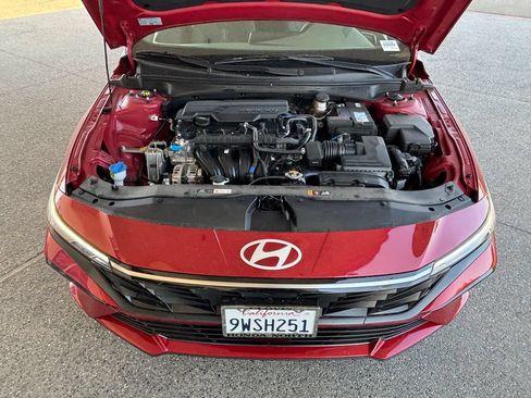 Used 2025 Hyundai Elantra SEL FWD image 26