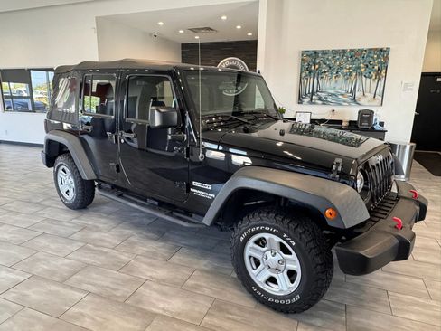 Used 2016 Jeep Wrangler Unlimited Sport w/ Connectivity Group AWD/4WD image 4