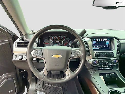 Used 2015 Chevrolet Suburban LT image 11