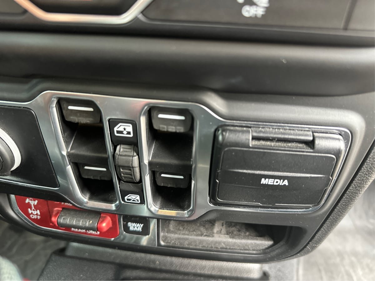 Used 2019 Jeep Wrangler Unlimited Rubicon AWD/4WD image 16