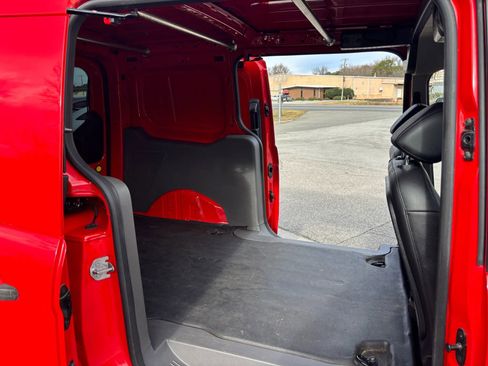 Used 2019 Ford Transit Connect XL image 25