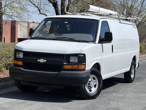 Used 2016 Chevrolet Express 2500 Extended RWD image 1