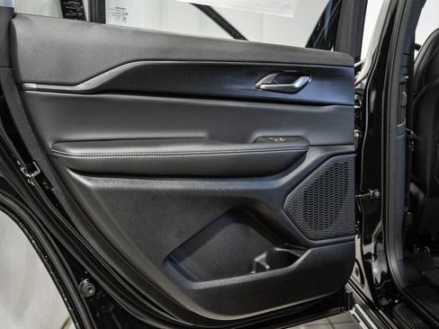 New 2025 Jeep Grand Cherokee L Altitude image 29