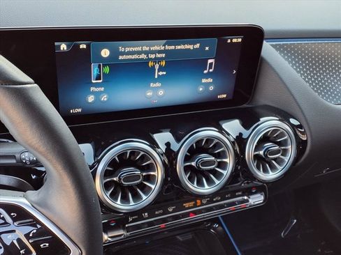 Used 2025 Mercedes-Benz GLA 250 4MATIC image 5