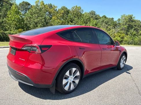 Used 2023 Tesla Model Y Long Range AWD/4WD image 2