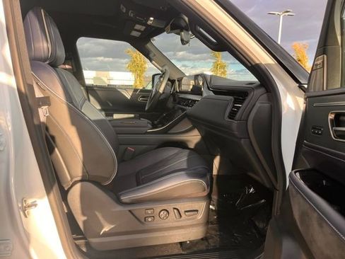 Certified 2026 INFINITI QX80 4WD w/ Sport Exterior Package image 9