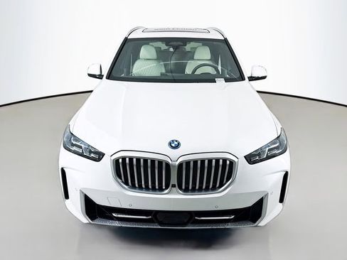 New 2026 BMW X5 xDrive50e image 2