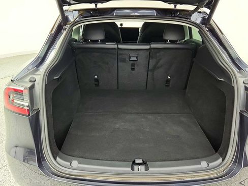 Used 2024 Tesla Model Y Long Range RWD image 27