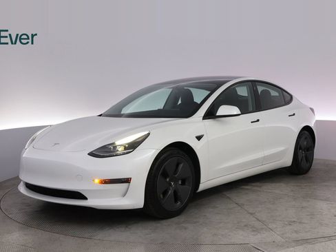 Used 2021 Tesla Model 3 Standard Range Plus RWD image 2