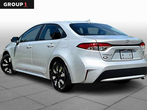 Used 2021 Toyota Corolla LE FWD image 12