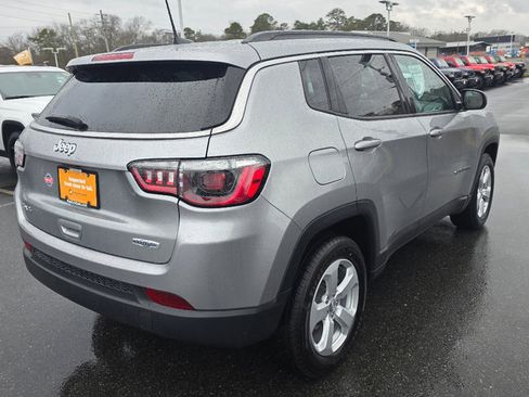 Used 2021 Jeep Compass Latitude image 16