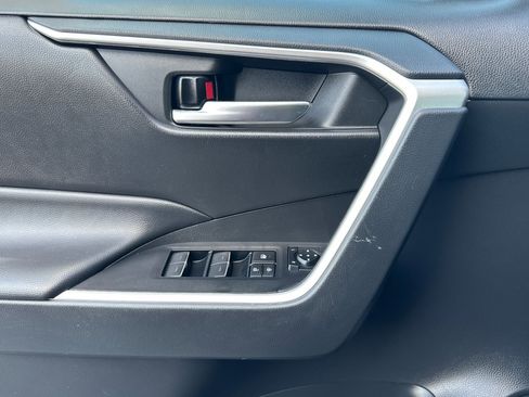 Used 2023 Toyota RAV4 XLE image 9